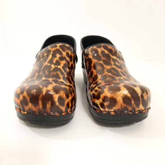 Sanita Clogs Sz 40 US 8.5 9 Leopard Cheetah Print Comfort Slip Resistant Shoes - Picture 3 of 14